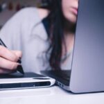 Renta rodzinna a&nbsp;studia – do&nbsp;kiedy student może pobierać świadczenie z&nbsp;ZUS?